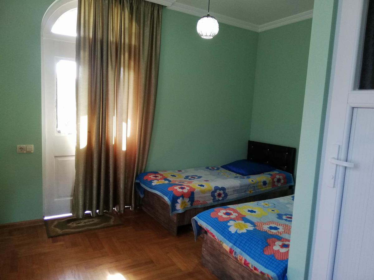 Guest House Quiet Home 巴统 外观 照片