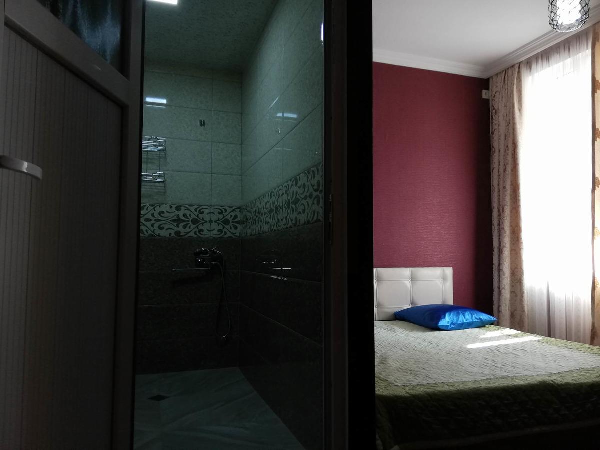 Guest House Quiet Home 巴统 外观 照片