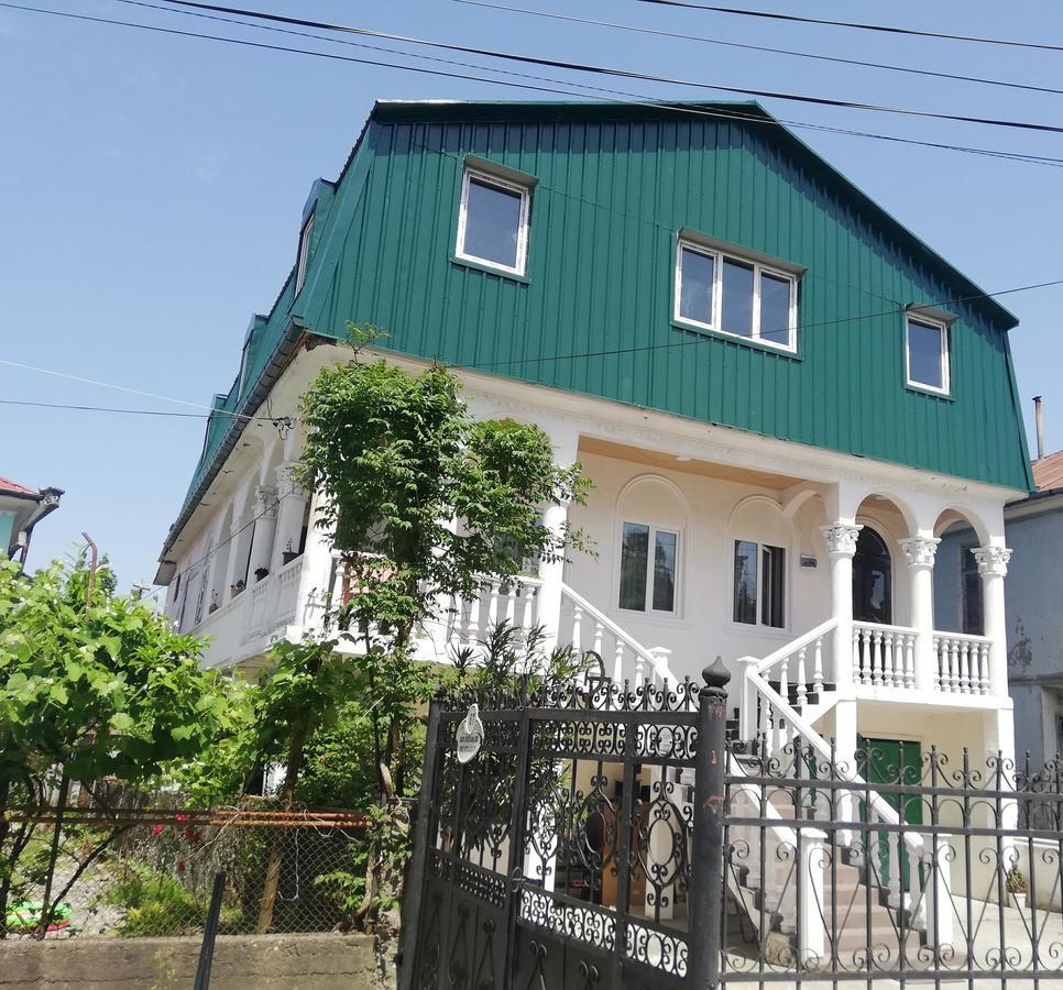 Guest House Quiet Home 巴统 外观 照片