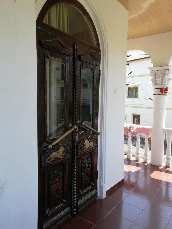 Guest House Quiet Home 巴统 外观 照片